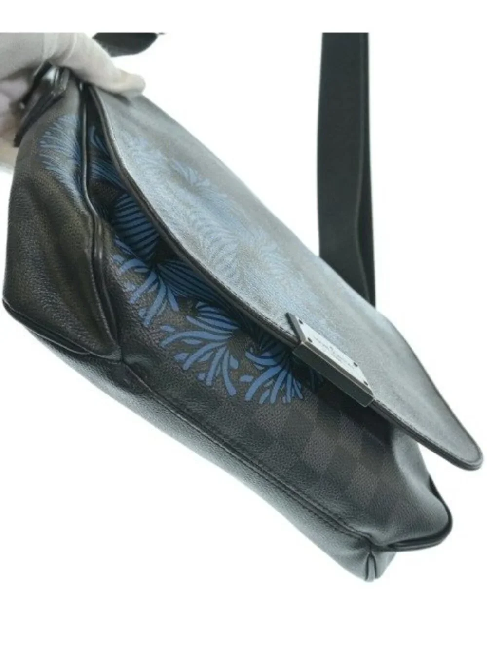 Louis Vuitton Shoulder Bag